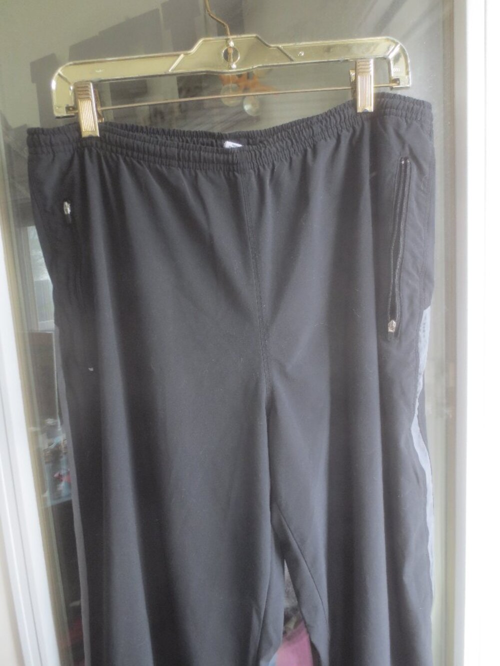 Nike Dri-Fit Athletic Running Pants - Size Medium.